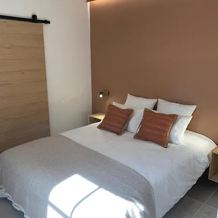 La Maison Des Ecureuils - *